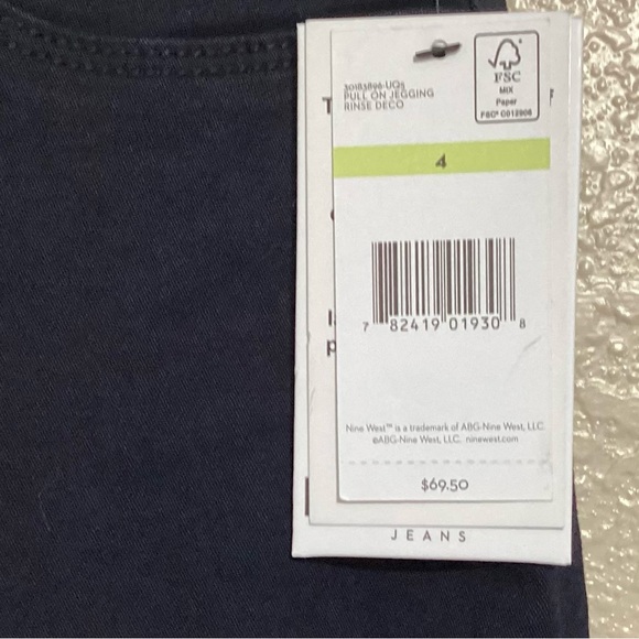 Nine West Black Pull-On Jeggings NWT. Size 4 - Picture 5 of 5
